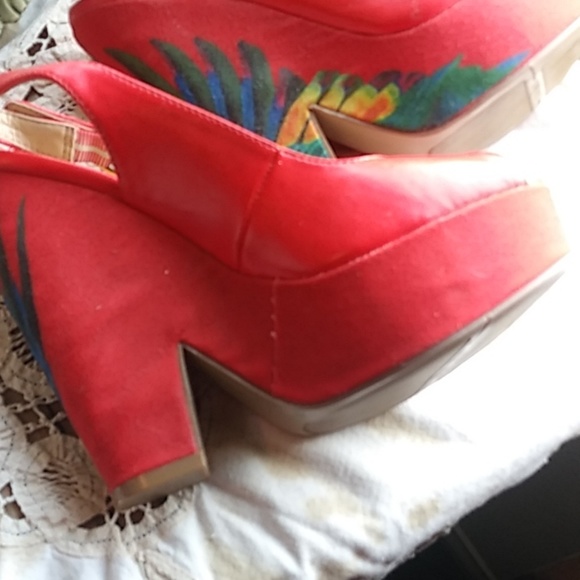 Shoes - Picture 3 of 7